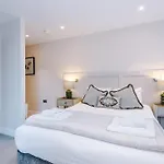 Apartment The Monochrome At Ryedale House - Free Parking
