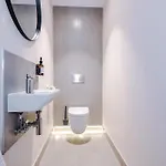 The Monochrome At Ryedale House - Free Parking Apartment *