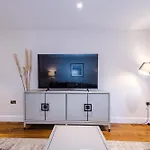 The Monochrome At Ryedale House - Free Parking Apartment York