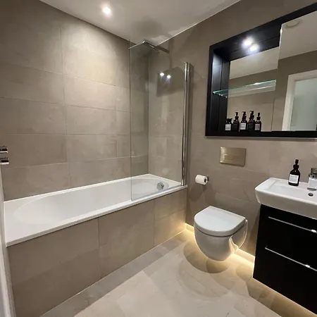 The Monochrome At Ryedale House - Free Parking *