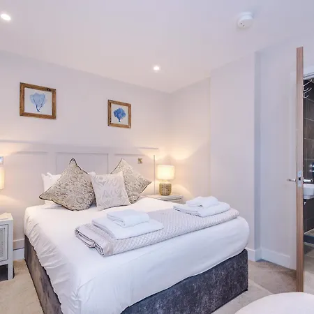 The Monochrome At Ryedale House - Free Parking