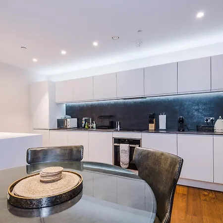 The Monochrome At Ryedale House - Free Parking Apartment