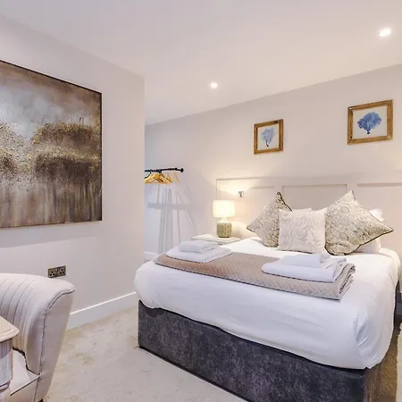 Apartment The Monochrome At Ryedale House - Free Parking