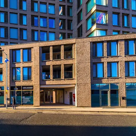 Apartment The Monochrome At Ryedale House - Free Parking