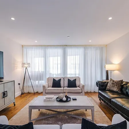 The Monochrome At Ryedale House - Free Parking Apartment York