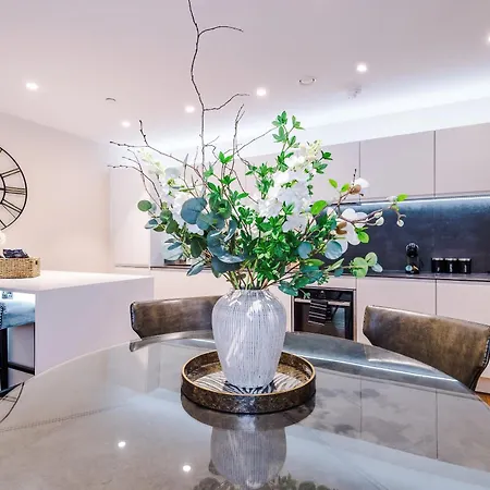 The Monochrome At Ryedale House - Free Parking * York
