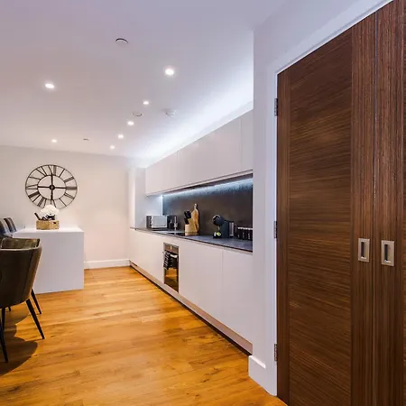 Apartment The Monochrome At Ryedale House - Free Parking *
