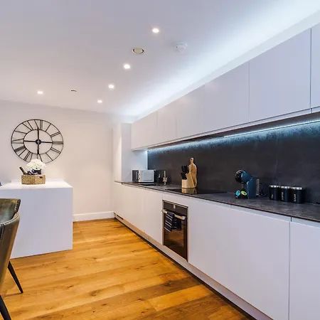 Apartment The Monochrome At Ryedale House - Free Parking