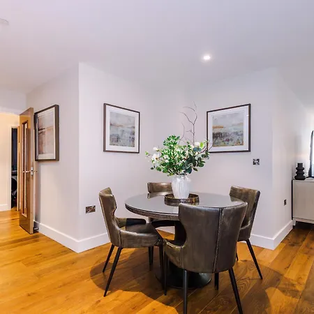 The Monochrome At Ryedale House - Free Parking Apartment *