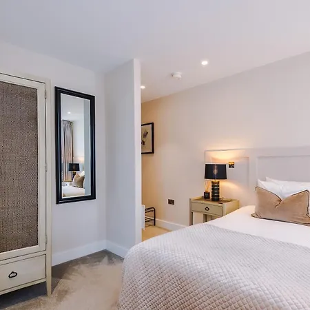 The Monochrome At Ryedale House - Free Parking Apartment York